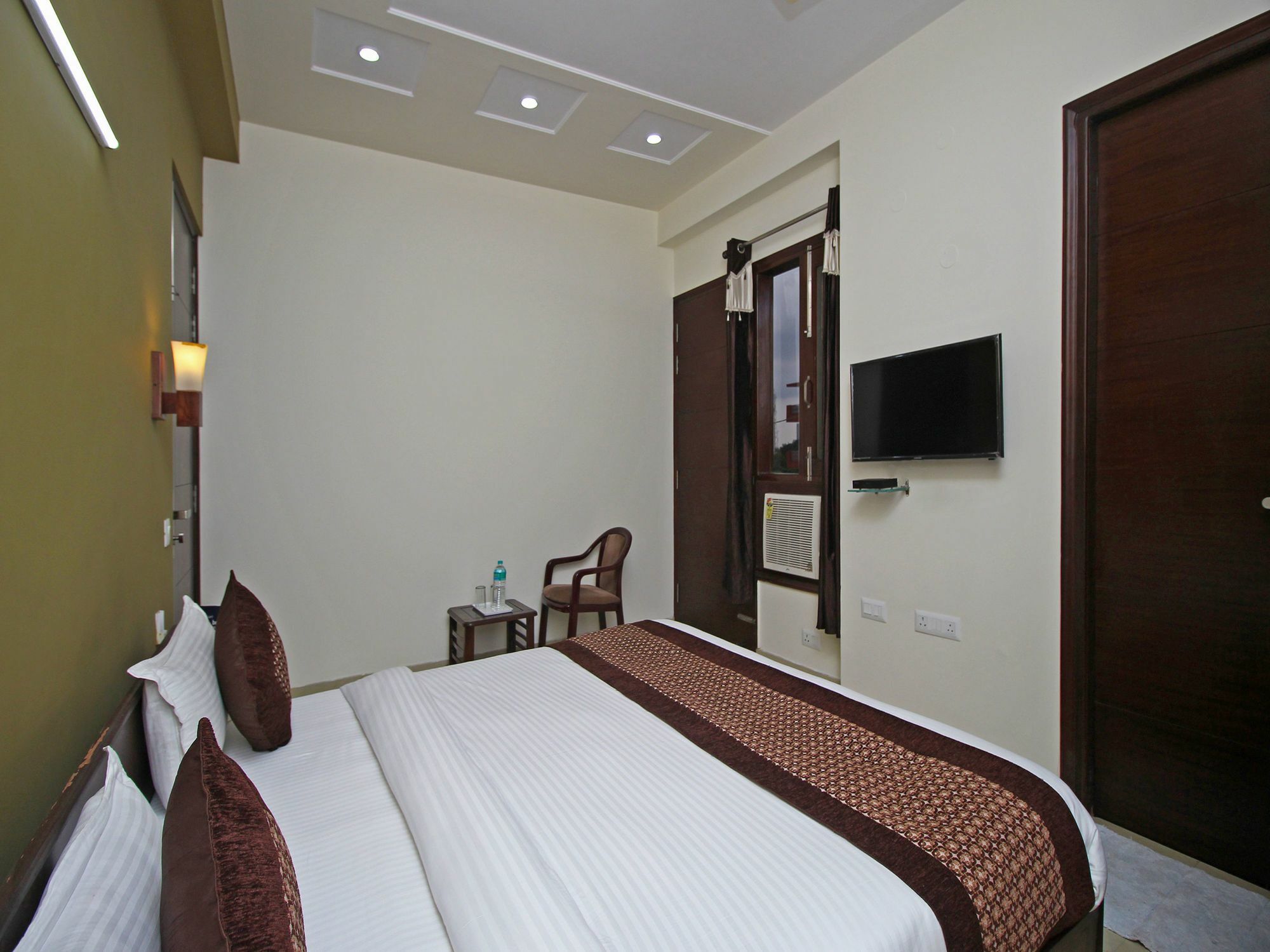 Fabhotel Mannat Residency Sec 52 Gurgaon Exterior foto